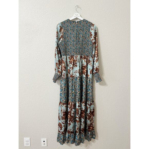 Tuckernuck Libby Maxi Dress Robin Egg Blue Floral Smocked Long Sleeve Size Large - Picture 4 of 6